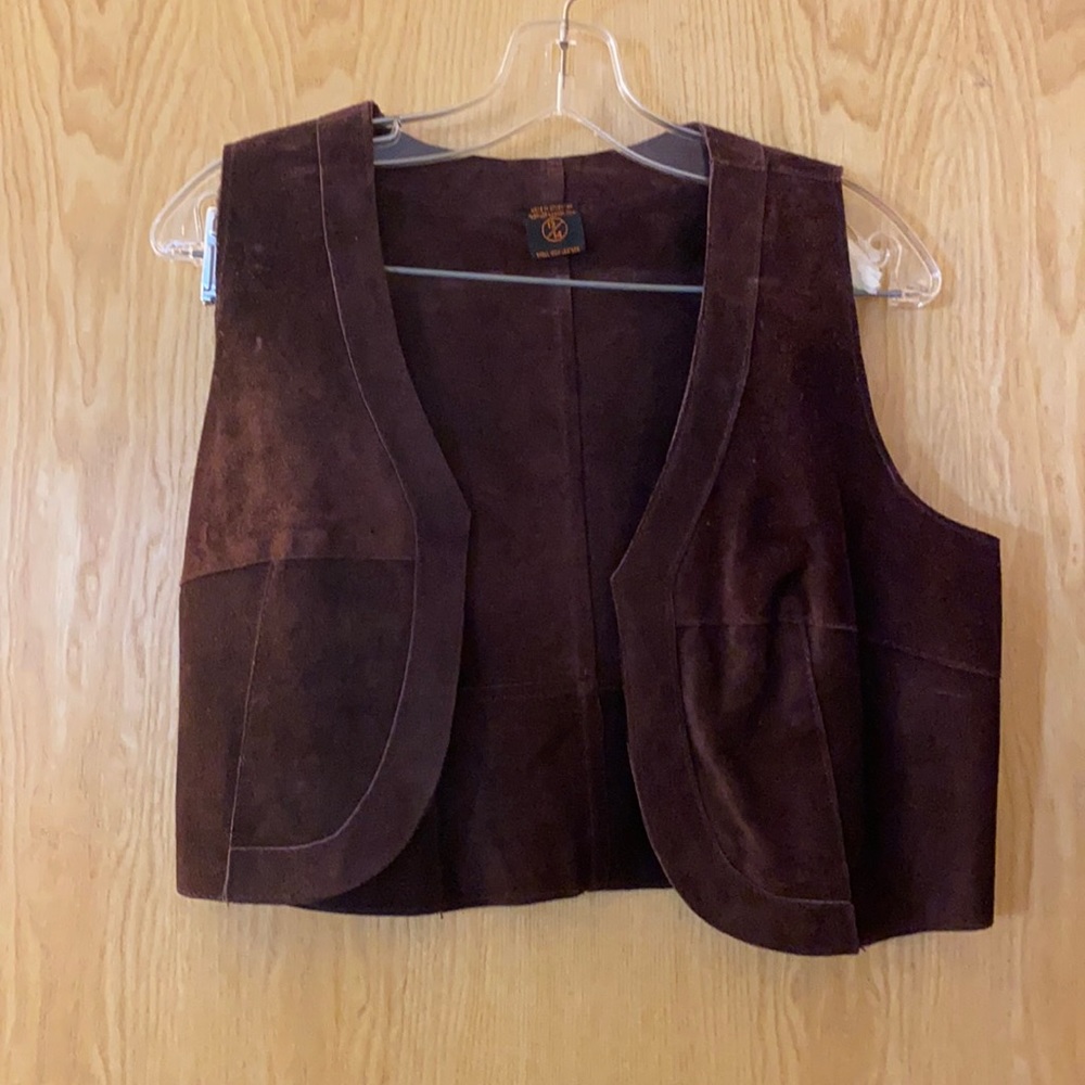shell 100% leather vest.